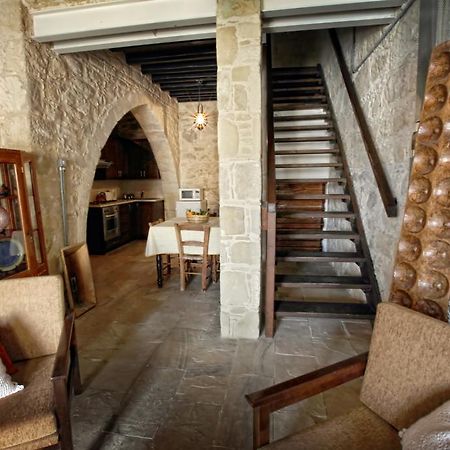 Goudhi Leonidas Village Houses מראה חיצוני תמונה