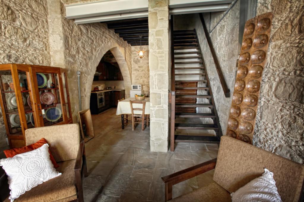 Goudhi Leonidas Village Houses מראה חיצוני תמונה