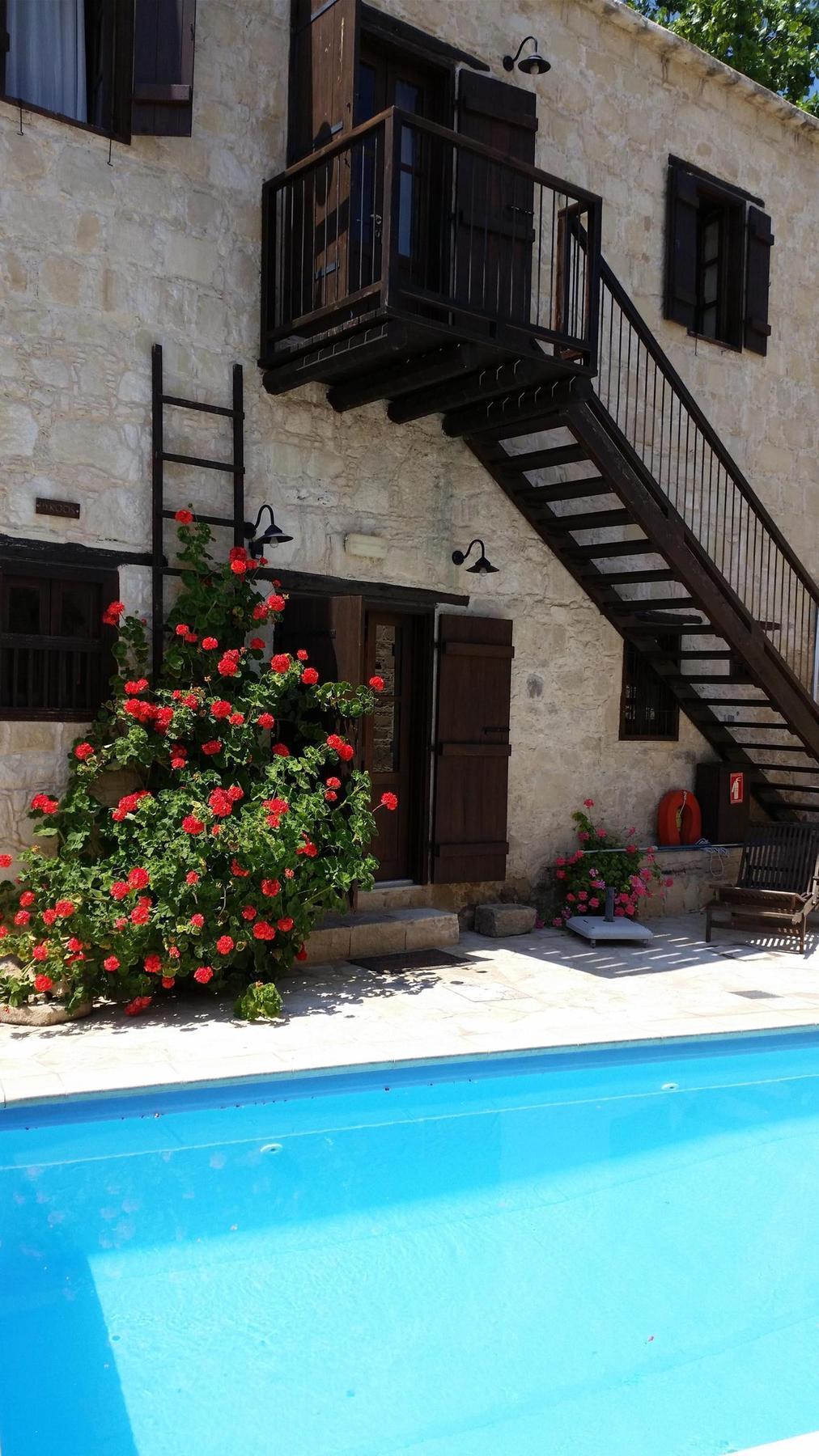 Goudhi Leonidas Village Houses מראה חיצוני תמונה