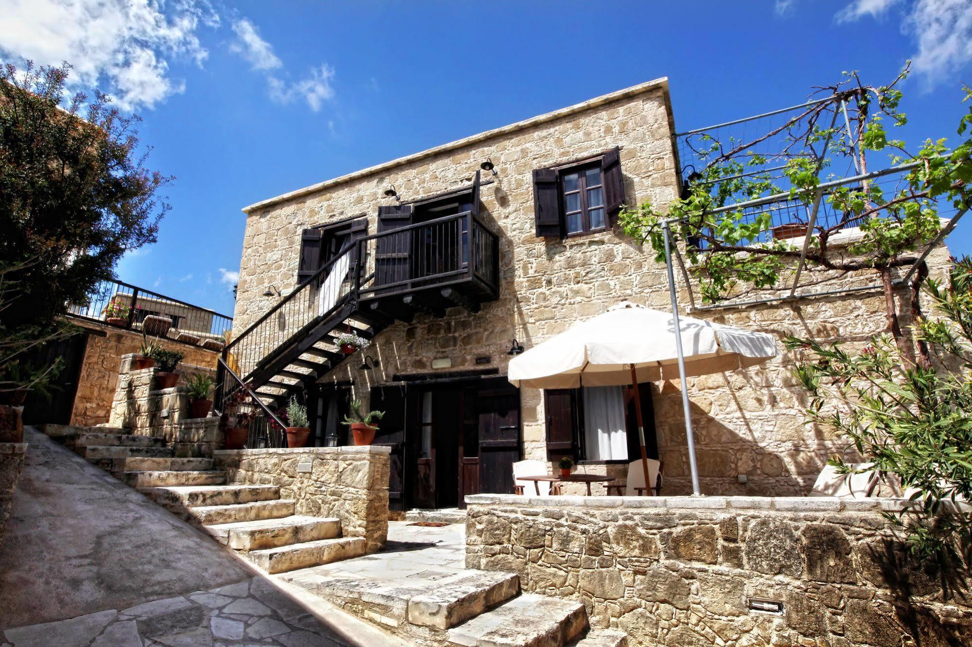 Goudhi Leonidas Village Houses מראה חיצוני תמונה