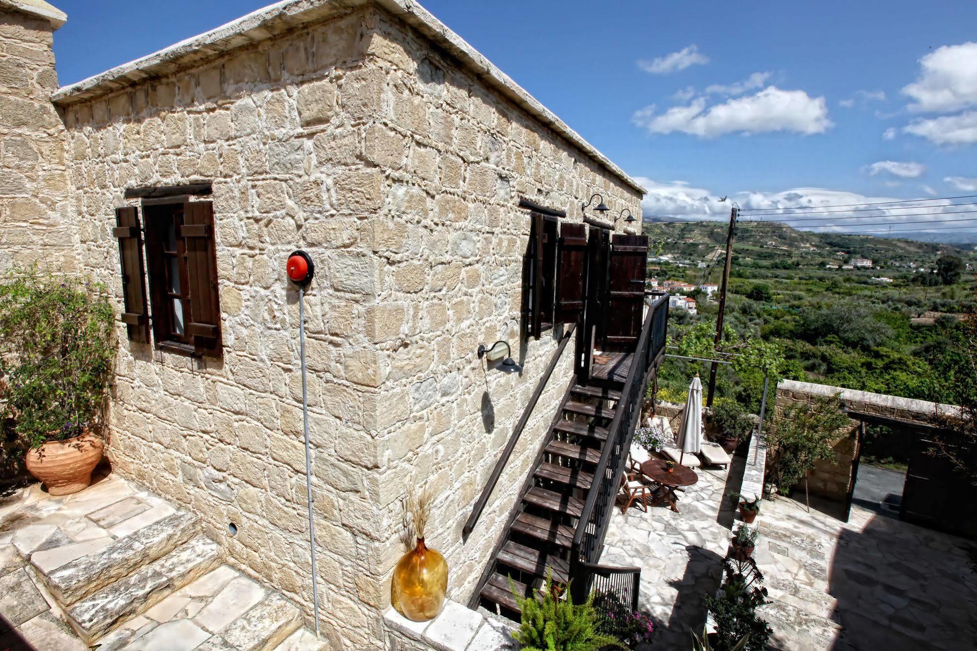 Goudhi Leonidas Village Houses מראה חיצוני תמונה