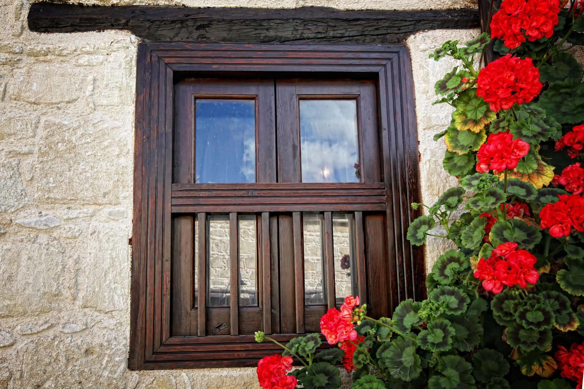 Goudhi Leonidas Village Houses מראה חיצוני תמונה