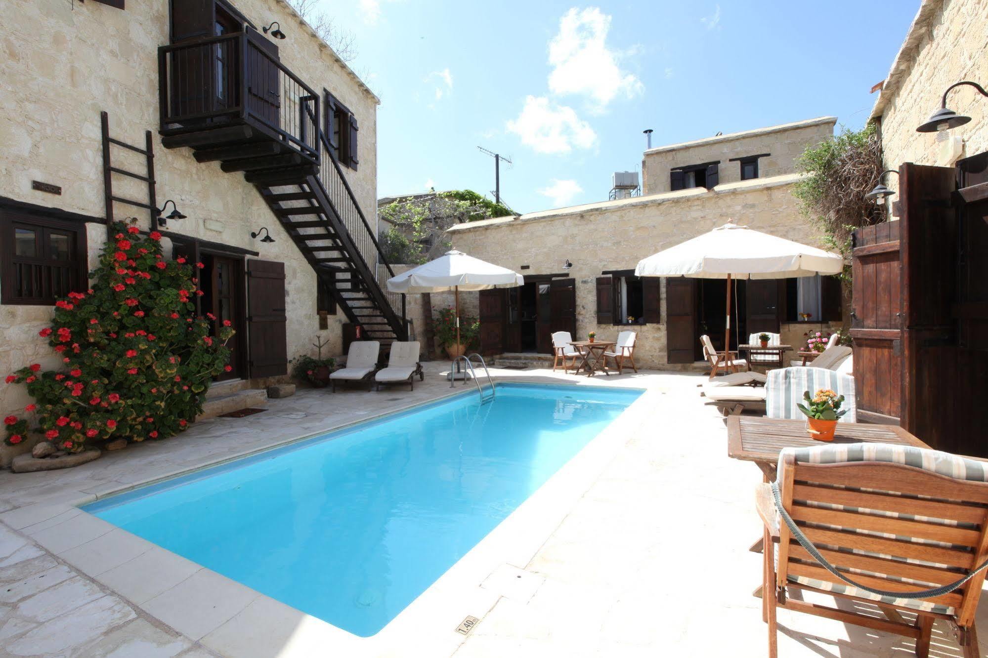 Goudhi Leonidas Village Houses מראה חיצוני תמונה
