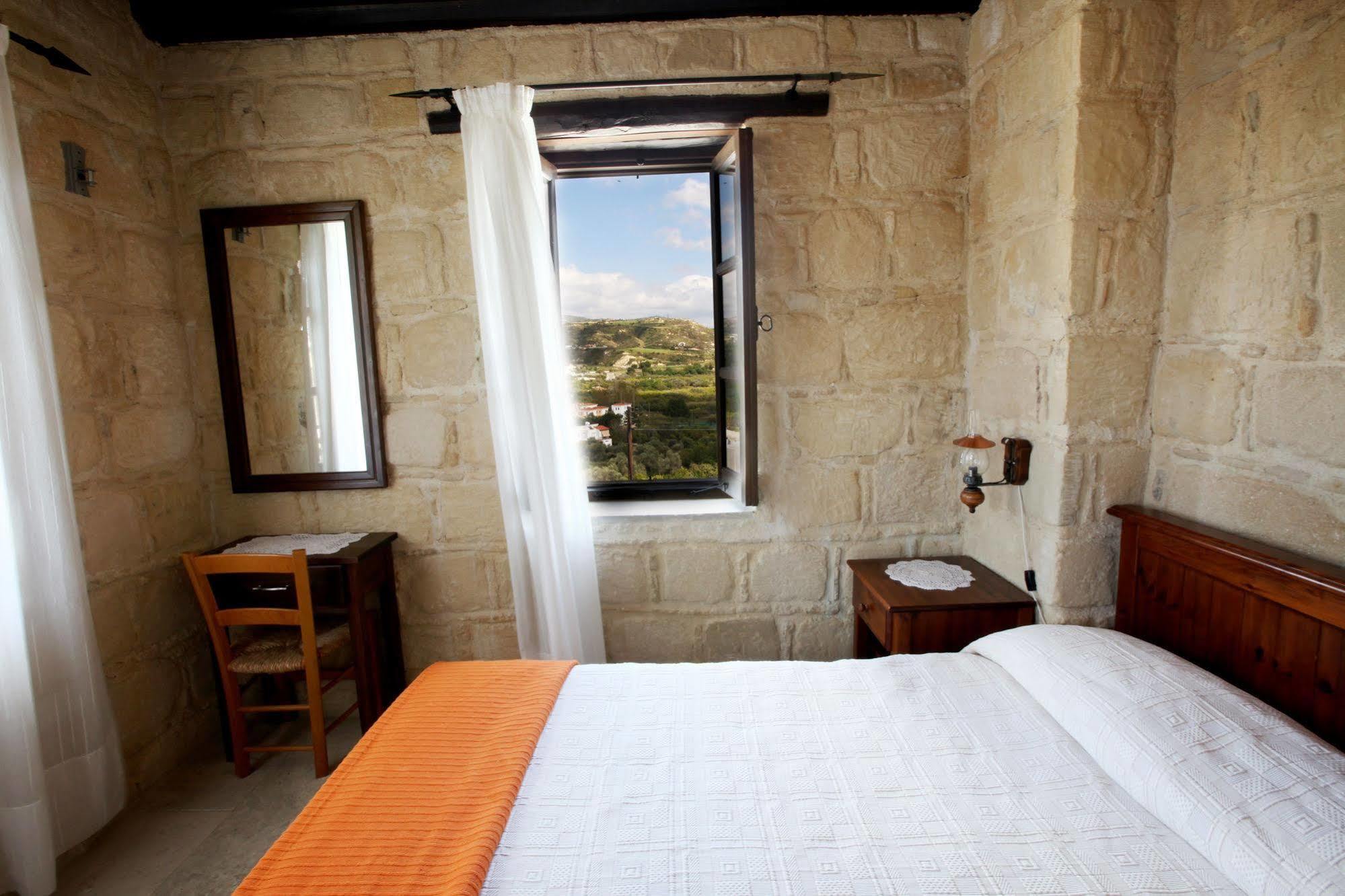 Goudhi Leonidas Village Houses מראה חיצוני תמונה