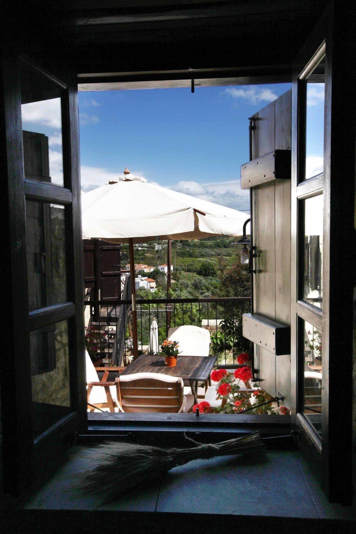 Goudhi Leonidas Village Houses מראה חיצוני תמונה