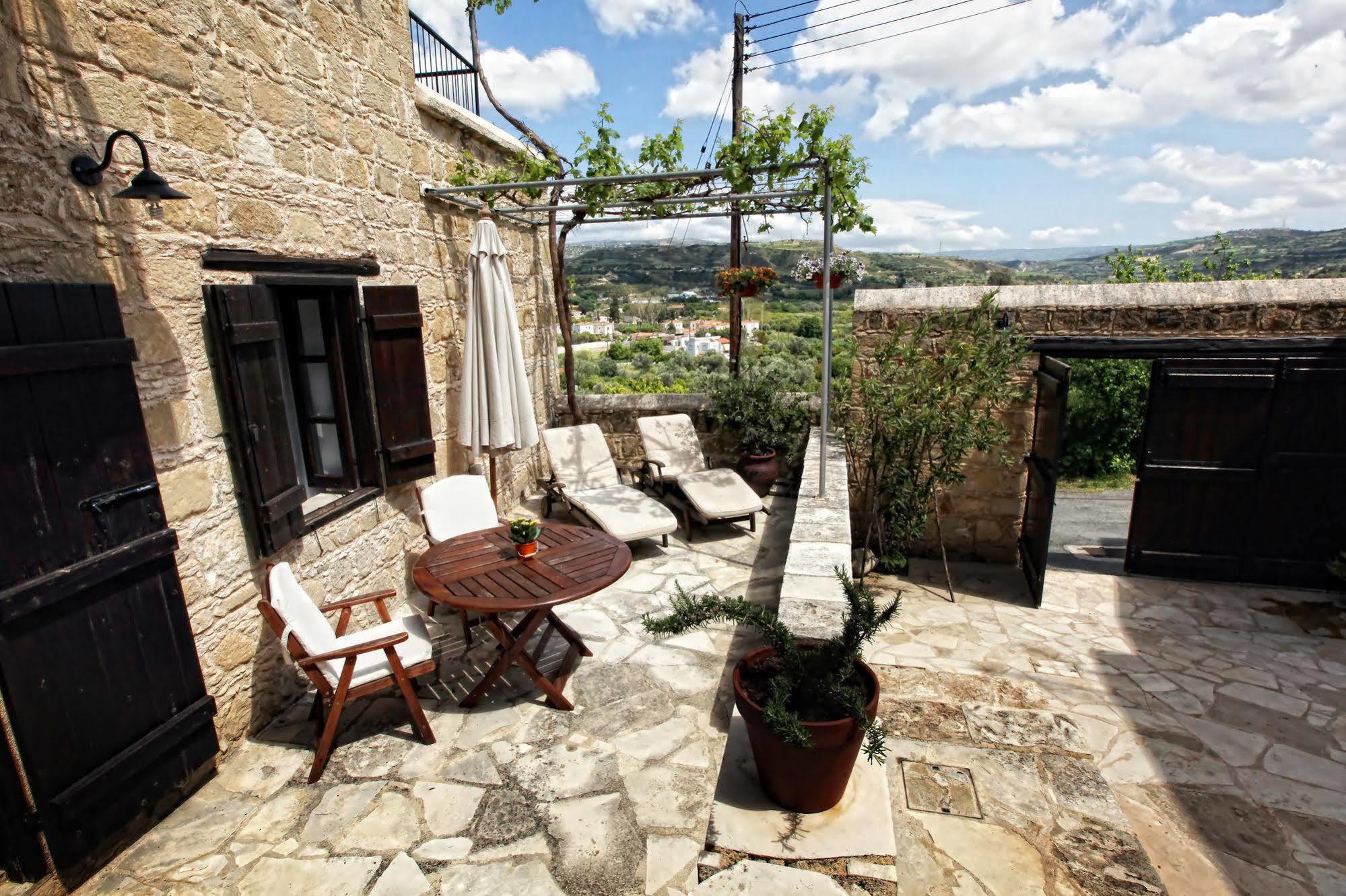Goudhi Leonidas Village Houses מראה חיצוני תמונה