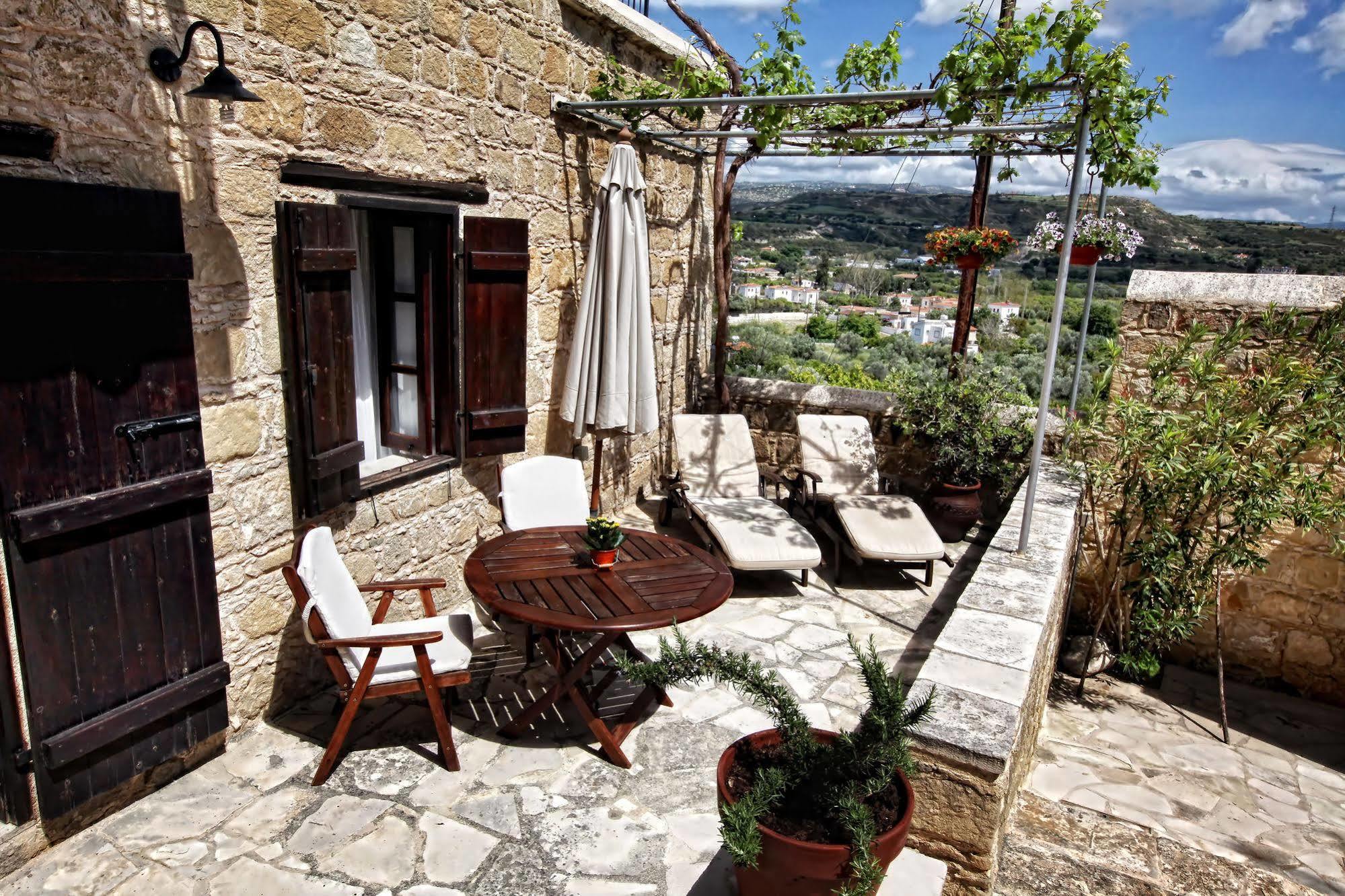 Goudhi Leonidas Village Houses מראה חיצוני תמונה